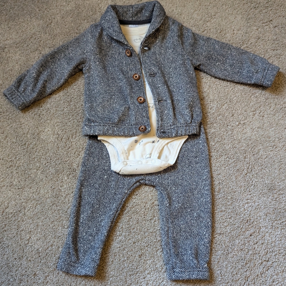 Carter's - Size 9 Months- 3 Piece Outfit
